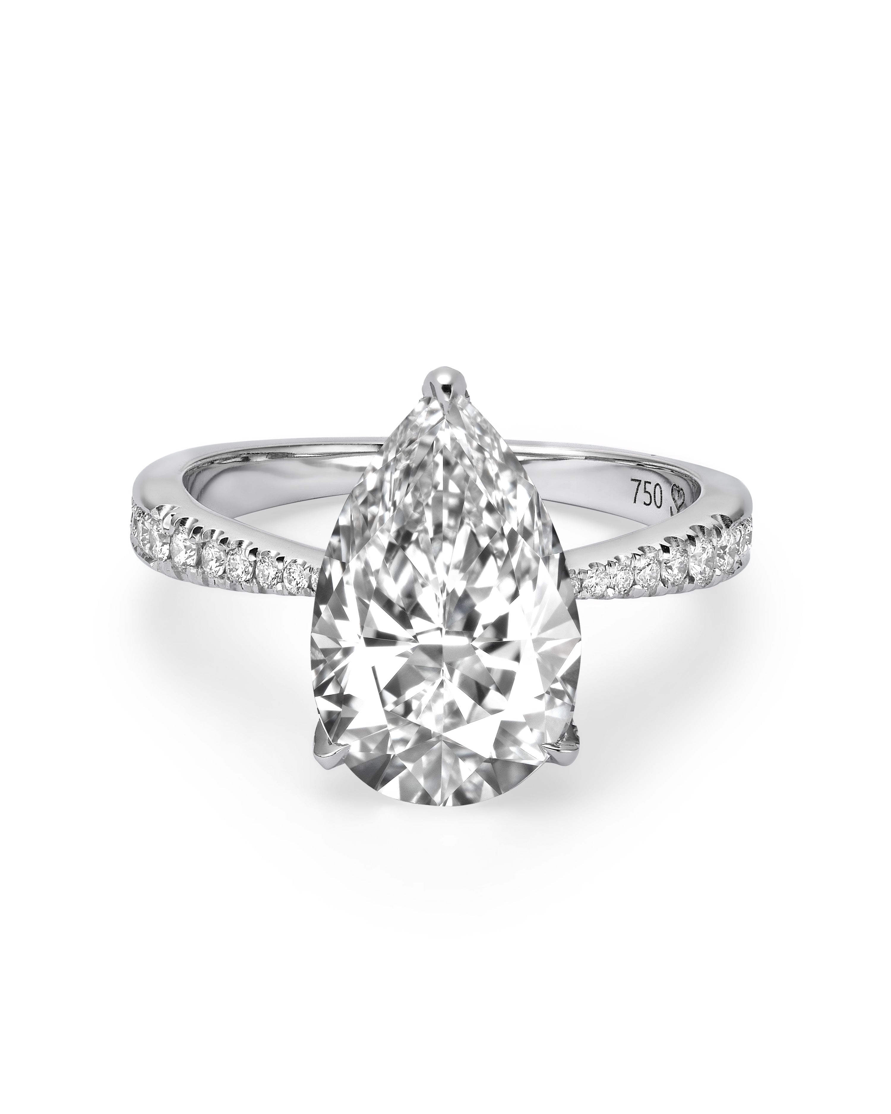 Grande Arrow Pear-Shaped solitaire